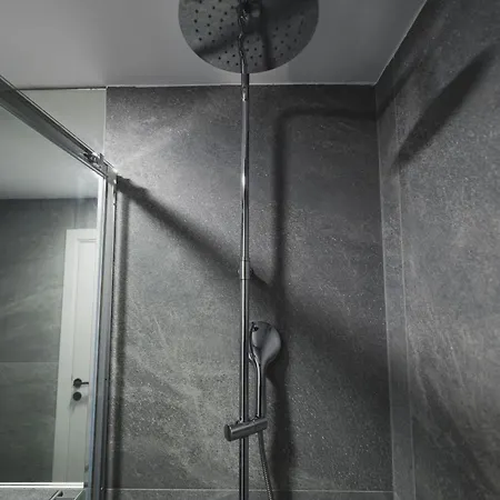 Moon 2 波德戈里察