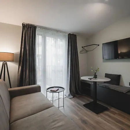 Moon 2 * Podgorica